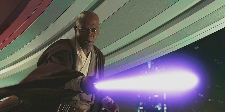 Mace Windu pointing his lightsaber in Revenge of the Sith