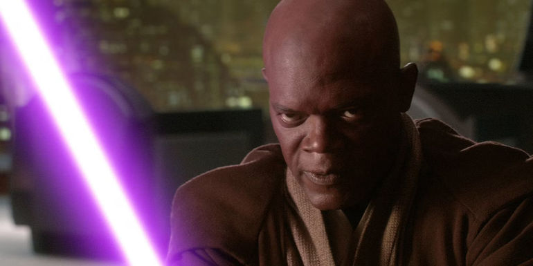 Mace Windu stands poised with a lightsaber in Revenge of the Sith