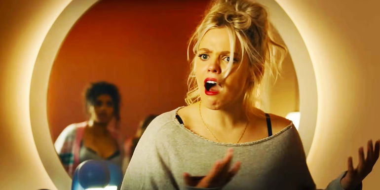 Avantika as Karen Shetty and Reneé Rapp as Regina George in Mean Girls 2024