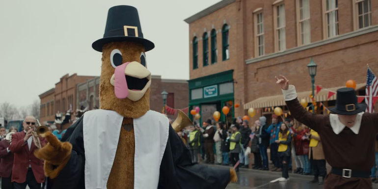 Turkey mascot in the parade in Thanksgiving (2023)