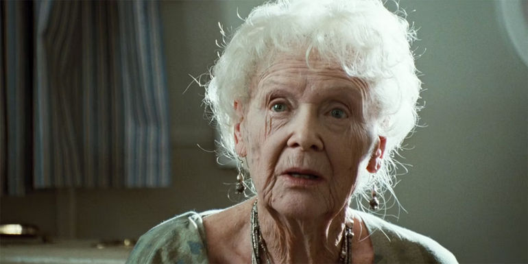 Old Rose on the vessel in Titanic