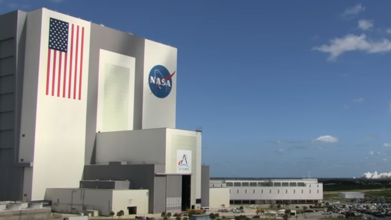 A Groundbreaking Return: The United States Makes History with a Lunar Landing