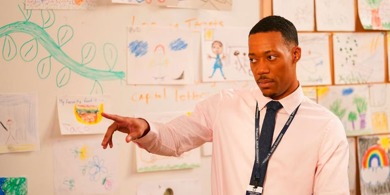 Gregory Eddie (Tyler James Williams) pointing at something in his classroom in Abbott Elementary - Abbott Elementary Uses Gardening As A Symbol For Gregory's Character Growth