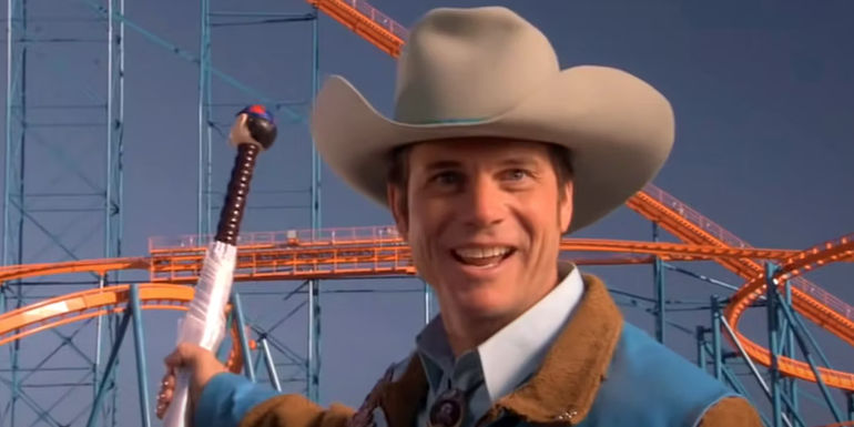 The amusement park owner shows off a roller coaster. - Spy Kids 2: The Island of Lost Dreams and Spy Kids 3-D: Game Over - Bill Paxton As Dinky Winks