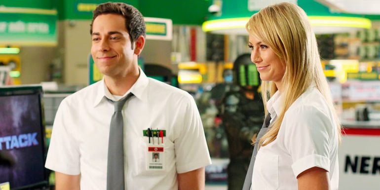Zachary Levi as Chuck in Chuck - 5 seasons - Chuck (2007-2012)