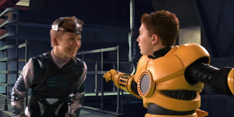 Juni talks to the long-fingered boy. - Spy Kids 3-D: Game Over - Glen Powell As Long-Fingered Boy