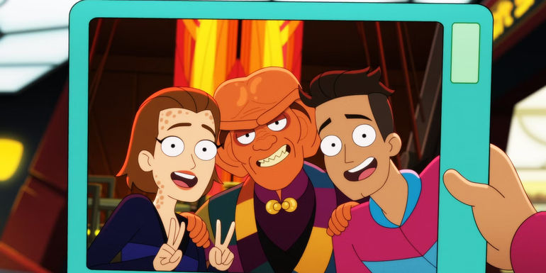 Some tourists snap a selfie with Quark in Star Trek: Lower Decks