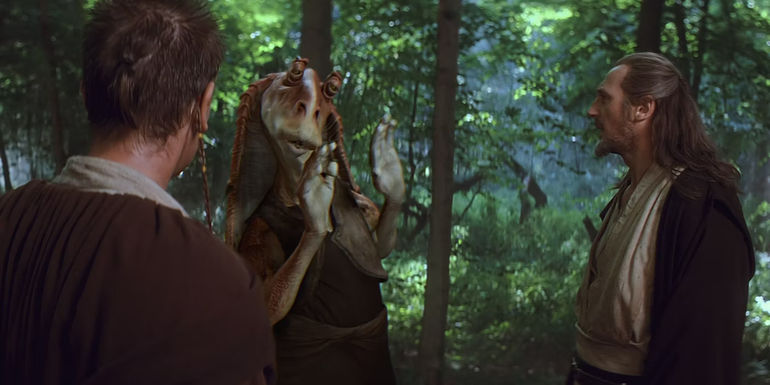 Jar Jar Binks meeting Obi-Wan and Qui-Gonn for the First time in Star Wars - Jar Jar Uses Hand Gestures When He Wants To Change Someone’s Opinion
