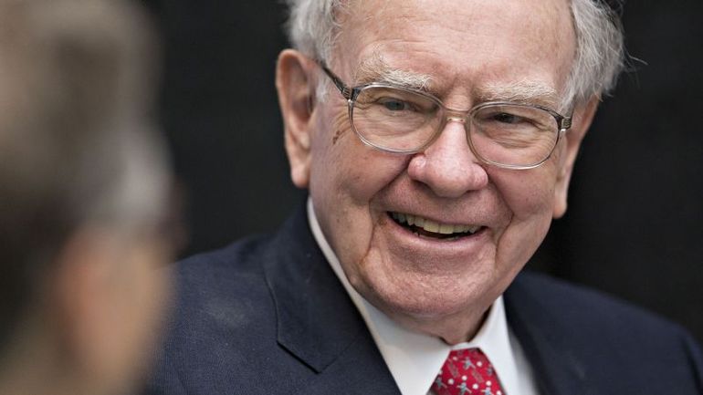 Warren Buffett's Berkshire Hathaway: Nearing a Trillion-Dollar Valuation and Shifting Investment Strategies