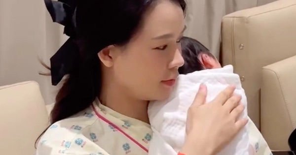 Chăm Sóc Song Sinh: Cuộc Chiến Của Mẹ Sam
