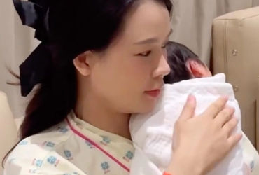 Chăm Sóc Song Sinh: Cuộc Chiến Của Mẹ Sam
