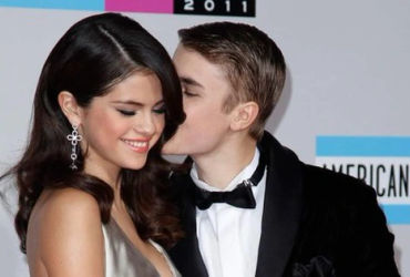 Sự thật đằng sau hành động của Selena Gomez dưới video cũ với Justin Bieber