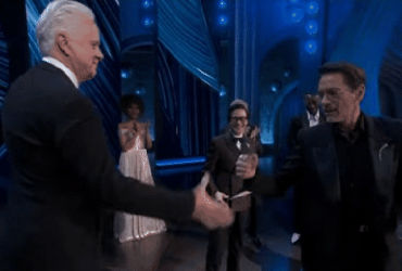 Bí mật trong lễ trao giải Oscar: Nụ cười vụt tắt của Robert Downey Jr. và Quan Kế Huy