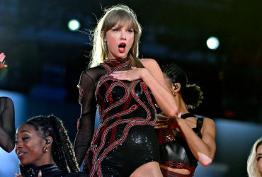 Taylor Swift Teases 'Look What You Made Me Do (Taylor’s Version)' in New England Patriots Documentary