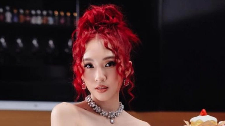 Hành Trình Vượt Khó của Emily: Từ Nghèo Đến Thành Công