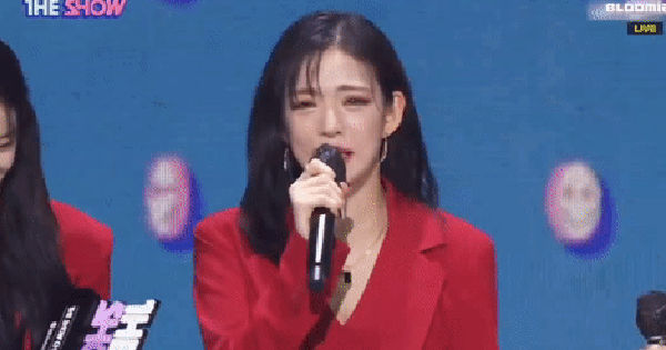 Nhóm nhạc nữ gây sốc với màn encore kém cỏi: Thảm họa hay bài học?