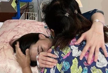 Nhìn Lại Và Chăm Sóc Móng Tay: Bài Học Từ Câu Chuyện Cô Gái Nhận Chẩn Đoán Ung Thư