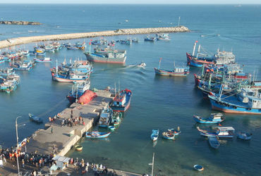 Sức Hút của Lý Hải và Bí Mật Đằng Sau Việc Thuê 100 Tàu Bè Quay Cảnh Bão Biển