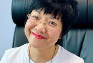 Những Câu Chuyện Đầy Sắc Màu Trong Showbiz