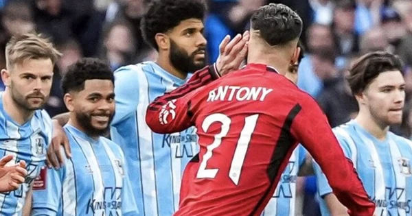 Cuộc chiến tinh thần trên sân cỏ: Hành động khiêu khích của Antony