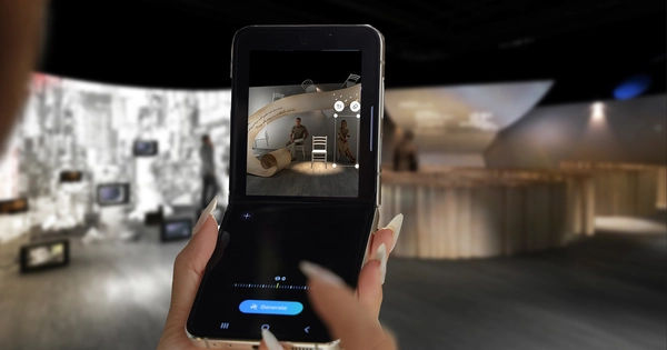 Galaxy Z Flip5 và Sức Mạnh Đột Phá của Galaxy AI