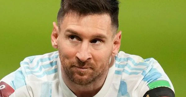 Hành trình lãnh đạo của Messi: Từ ngày bị vấp về mặt trình bày đến vị thế thủ lĩnh
