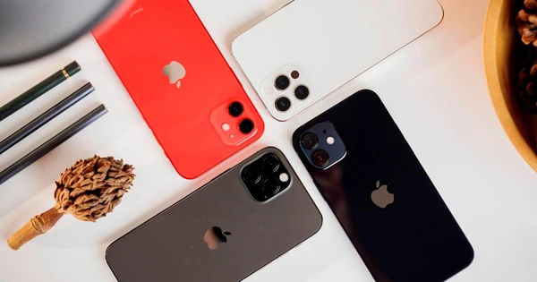 Cuộc cách mạng giá iPhone 12: Từ mẫu 'sốt xình xịch' đến cơ hội 'lên đời' không thể bỏ lỡ