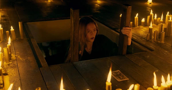 Bí ẩn Đằng Sau Bộ Bài Tarot: Hành Trình Khám Phá Nỗi Ám Ảnh