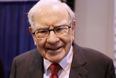 Warren Buffett's Cautionary Comparison: AI's Impact Echoes Nuclear Weapons