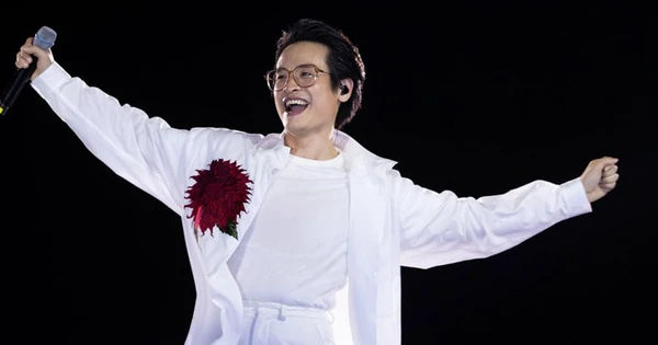 Hành Trình Phác Thảo Hoa Hồng - Nghệ Thuật Tặng Quà Độc Đáo của Hà Anh Tuấn