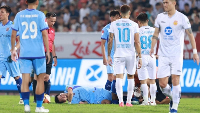 Tiến Linh và câu chuyện đầy cảm xúc trên sân cỏ