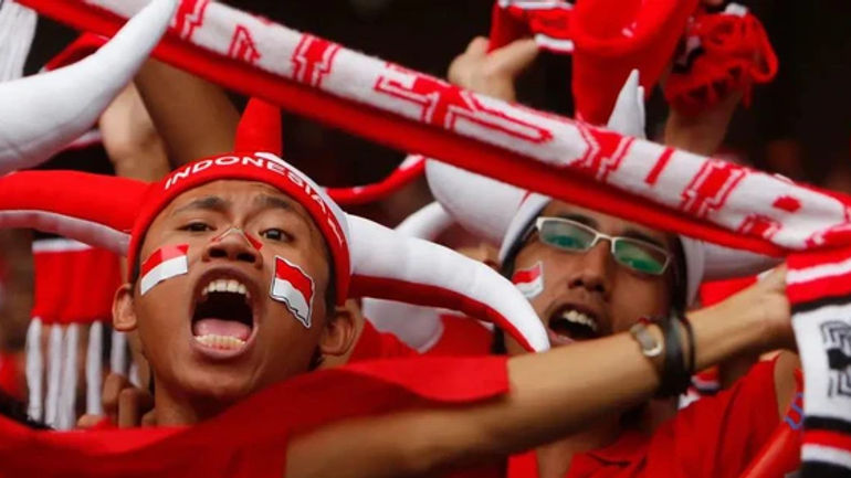 Bí ẩn CĐV Indonesia: Từ Hành vi Ngớ Ngẩn đến Phản Động