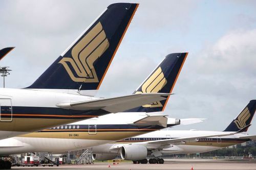 Singapore Airlines Sets the Standard with an 8-Month Salary Bonus for Employees
