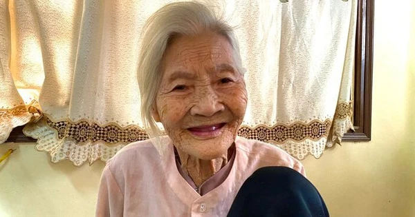 Chuyện đời cụ bà 100 tuổi - Một cuộc hành trình đầy tình yêu