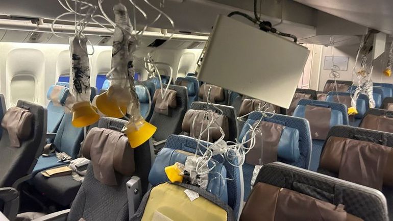 Terrifying Turbulence: Chaos Unleashed on Singapore Airlines Flight at 37,000 Feet