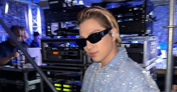 Sân Khấu Sôi Động Của Thành Viên Sáng Tạo Nhất Trong BIGBANG Tại Lễ Hội Âm Nhạc Yonsei