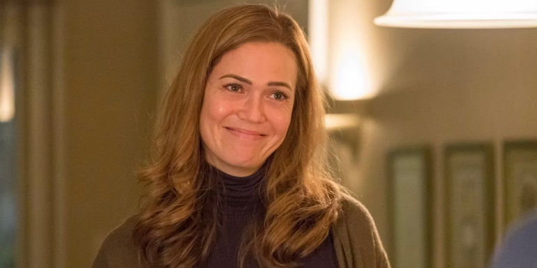 Mandy Moore smiling in This Is Us