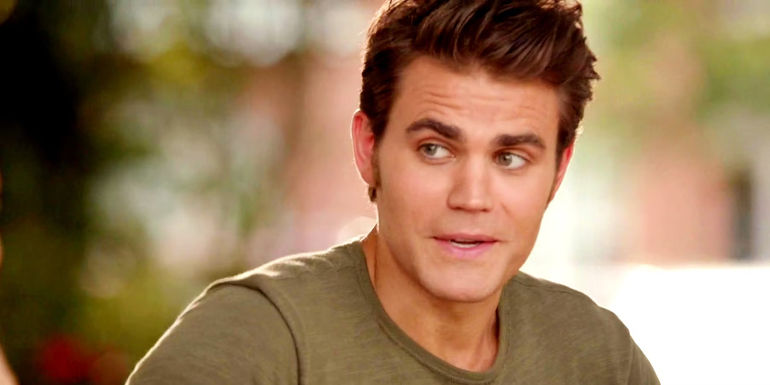 Stefan talking to someone in The Vampire Diaries