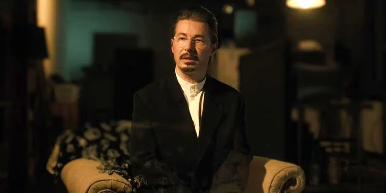 A physical projection of Andy Ronson's AI tech, Ray, in A Murder at the End of the World.