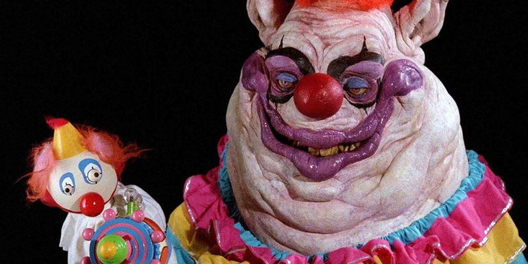 A creepy klown in Killer Klowns From Outer Space