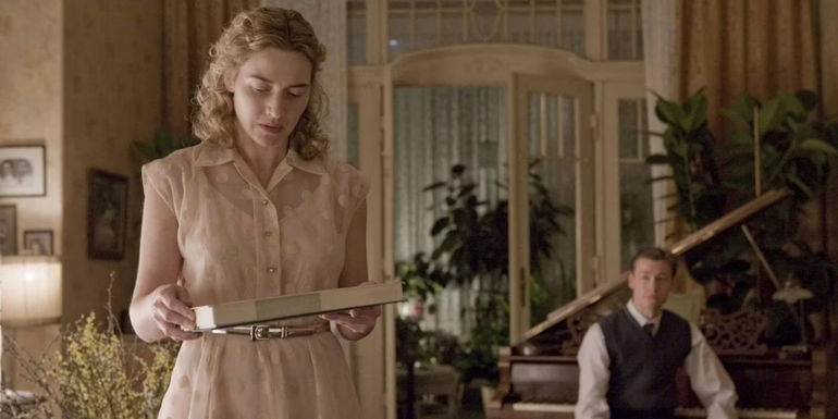 Hanna Schmitz at her home looking down in The Reader