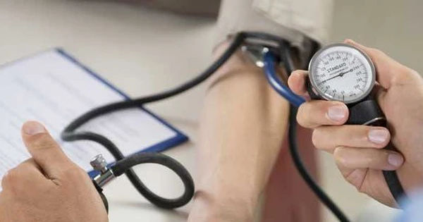 Một nam thanh niên 25 tuổi phát hiện bất ngờ mắc tăng huyết áp, bác sĩ cảnh báo 2 thói quen tăng nguy cơ