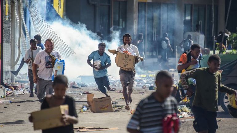 Papua New Guinea Plunged into Chaos: Pay Dispute Triggers Police Walkout, Unleashing Riots and Looting