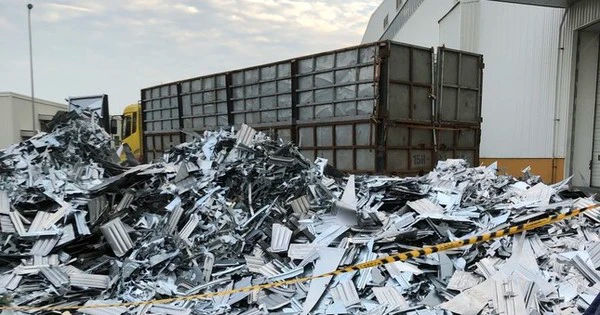 Bắt 7 nhân viên Nhà máy ôtô VinFast - VinFast tung hoành cùng 7 nhân viên bị bắt giữ