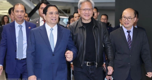 Những bí mật thú vị về cuộc làm việc đặc biệt của Thủ tướng Phạm Minh Chính và cỗ siêu máy tính nặng 32kg