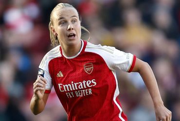 Thrilling Arsenal Comeback Ignited by Beth Mead, Stuns Aston Villa in Epic WSL Clash; Leicester Frustrate Man Utd in Hard-Fought Battle