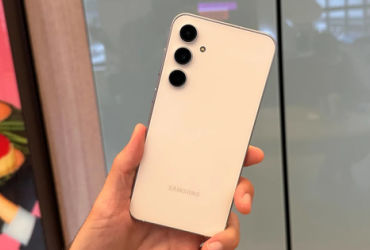 Chỉ hơn 10 triệu, chiếc điện thoại này thậm chí 'sang chảnh' hơn iPhone 15, Galaxy S23: Phải công nhận không phải giá cao mới tốt