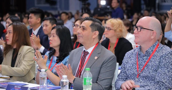 Hành trình tổ chức hội nghị miễn phí và khát vọng nâng cao ngoại ngữ của người Việt sau hơn 20 năm