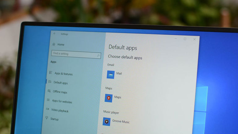 How to Remove and Reinstall Windows 10's Default Apps