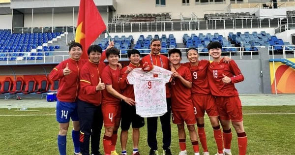 Học trò thực hiện video đặc biệt, gửi lòng biết ơn tới HLV Mai Đức Chung